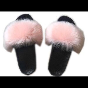 Light pink Fur slides